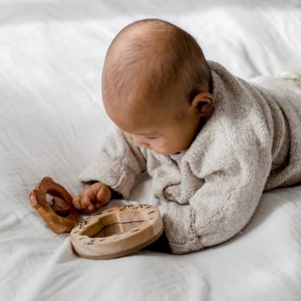 Qtoys | Baby Deluxe - Shell Rattle and Baby Mirror